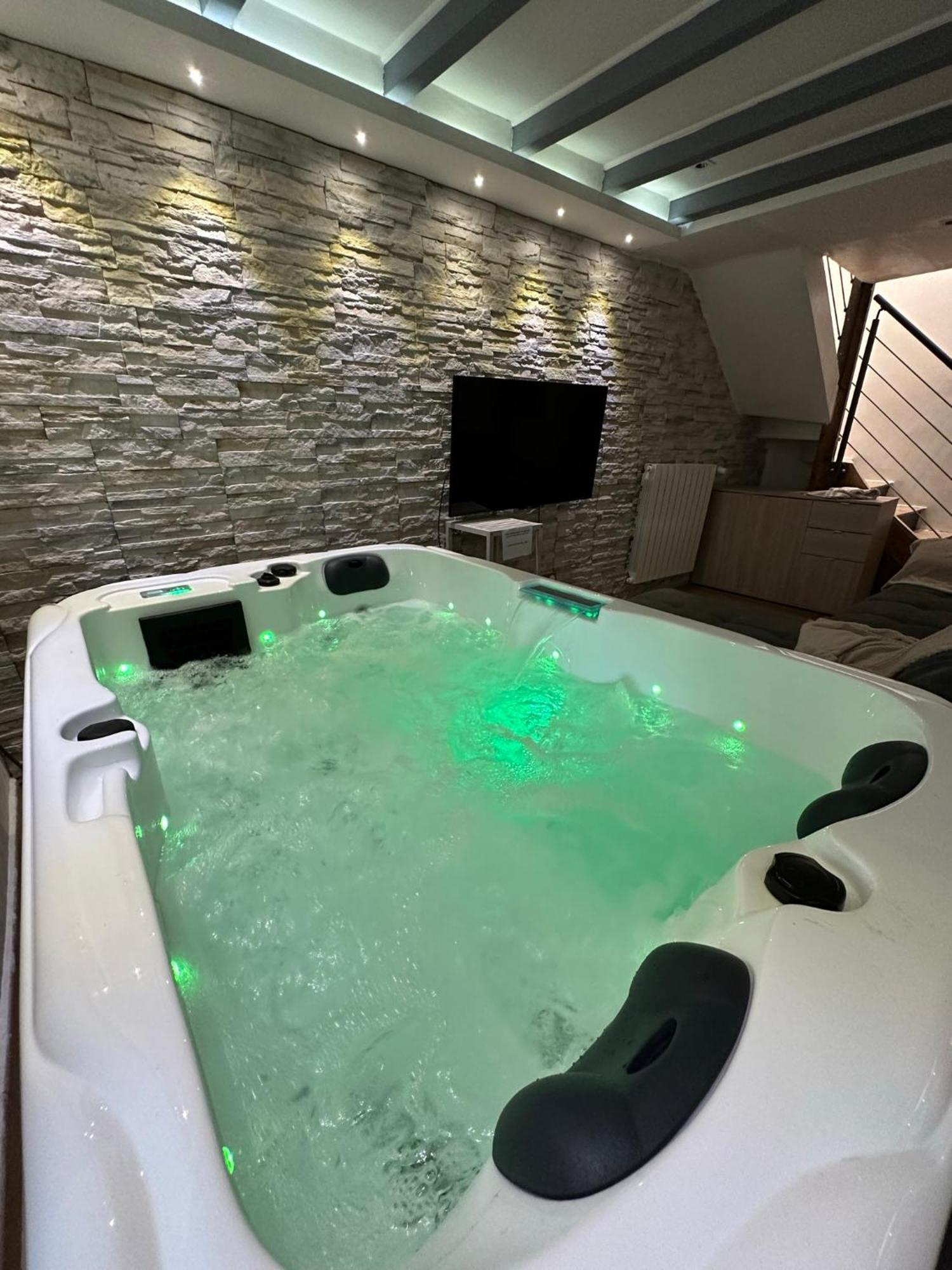 Maison Avec Spa Villa Maisdon-sur-Sevre ภายนอก รูปภาพ